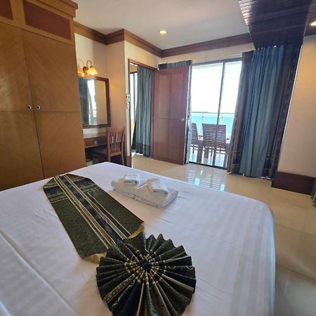 Mike Beach Resort Патая Екстериор снимка