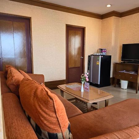 Mike Beach Resort Патая Екстериор снимка