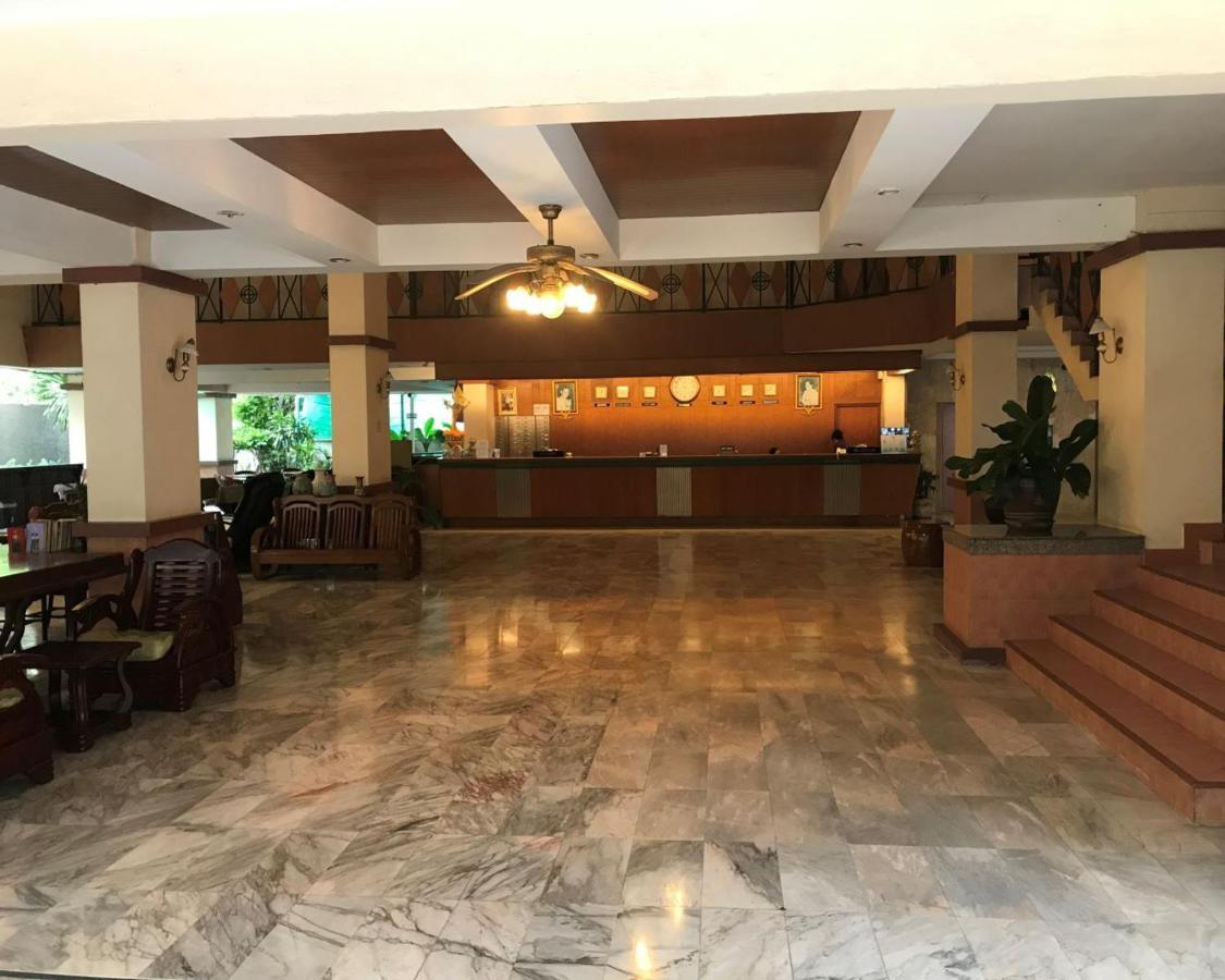 Mike Beach Resort Патая Екстериор снимка