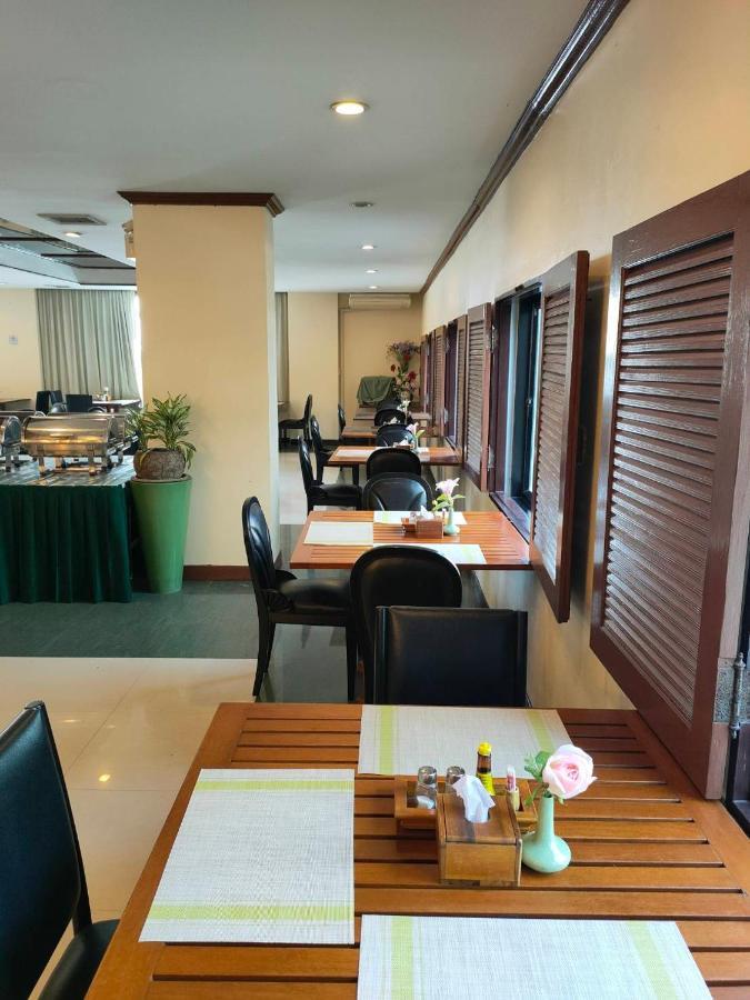 Mike Beach Resort Патая Екстериор снимка