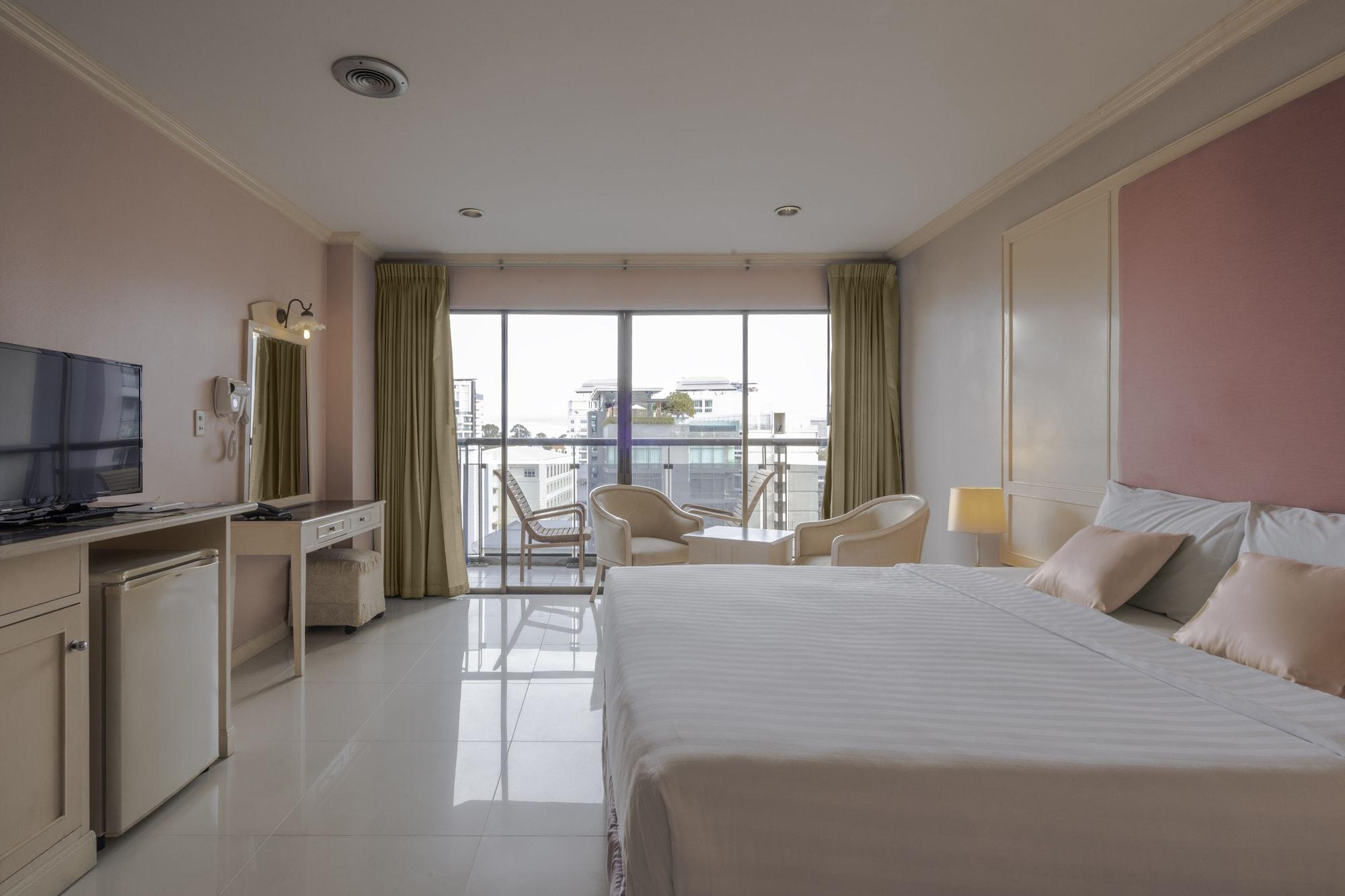 Mike Beach Resort Патая Екстериор снимка