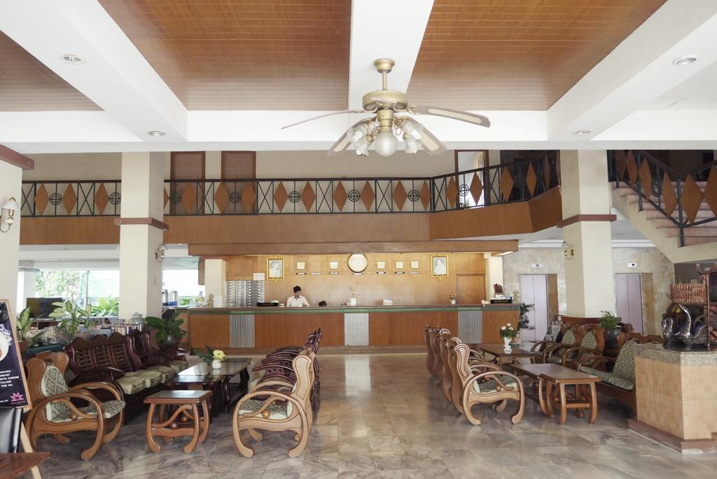 Mike Beach Resort Патая Екстериор снимка
